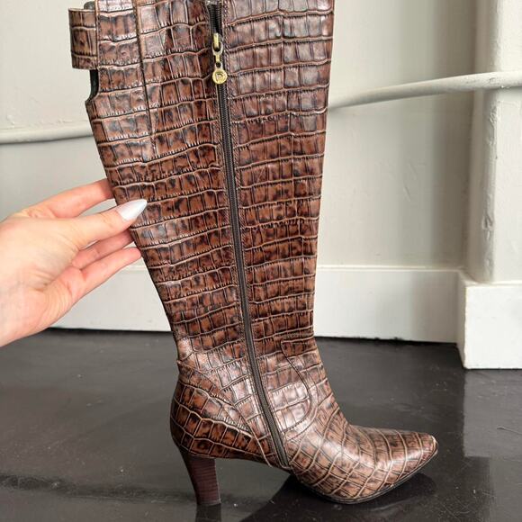 Brown heeled crocodile boots - Picture 3 of 8